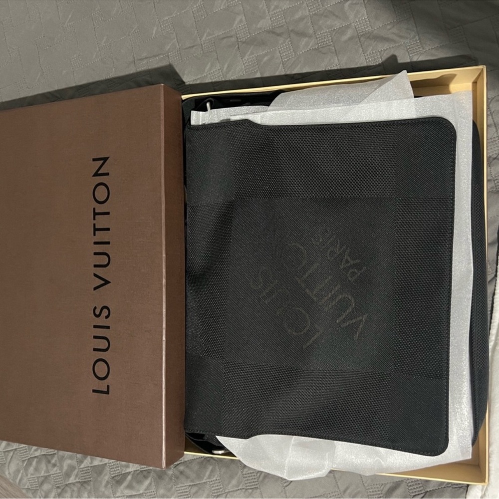 Louis Vuitton Canvas Terre Damier Geant Messenger Bag